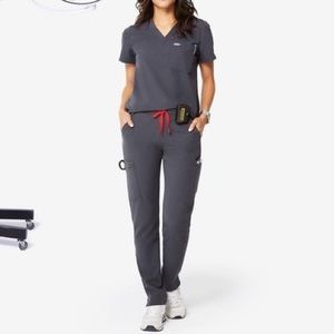 Figs limited edition charcoal scrub set